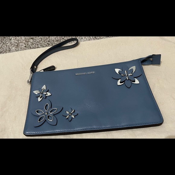 Michael Kors Clutch - Picture 2 of 8